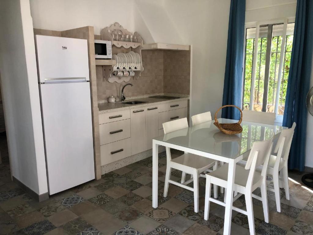 Apartamentos Cala Isabel 扎霍拉 外观 照片